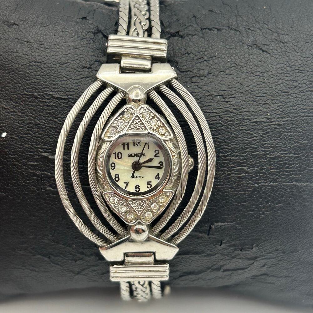 Geneva Silver-tone Stainless Steel Women’s Fashion Quartz Watch New Battery